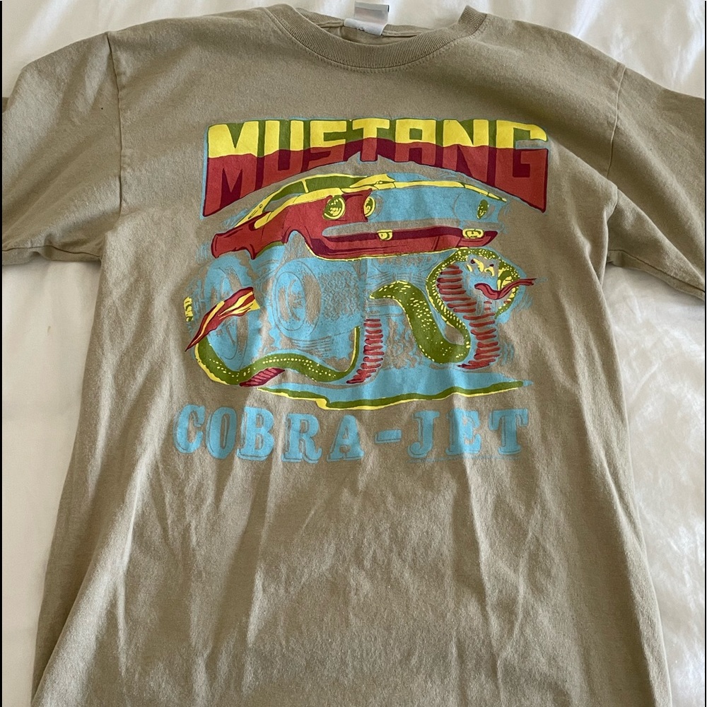 Stylish Graphic tee! Never worn before:)